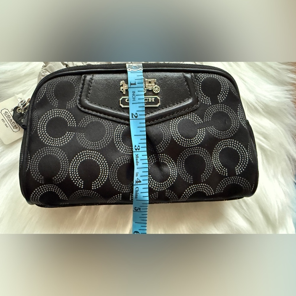 COACH Signature C Black and silver makeup case - Picture 15 of 16